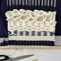 My project for course: Introduction to Textile Weaving. Projekt z dziedziny Craft,  Dekoracja wnętrz,  Tkactwo, Tkanie, Wzornictwo tekst i liów użytkownika popova.tonja - 27.01.2024