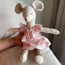 Mi proyecto del curso: Diseño y  confección de peluches. Projekt z dziedziny Projektowanie postaci, Craft, Projektowanie zabawek,  Sz, cie, Wzornictwo i krawiectwo użytkownika danielanzf - 29.01.2024