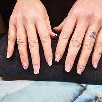 Mi proyecto del curso: Introducción al nail art. Design, Traditional illustration, Painting, Pattern Design, and Decorative Painting project by Coven Nails Medina Palma - 02.27.2024