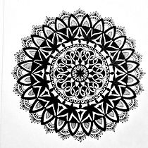 Mi proyecto del curso: El arte de dibujar mandalas: crea patrones geométricos Ein Projekt aus dem Bereich Zeichnung und Illustration mit Tinte von paolarossinellip - 03.02.2024
