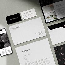 Mi proyecto del curso: Dirección de arte para branding visual creativo. Un progetto di Direzione artistica, Br, ing, Br, identit e Graphic design di Mili AR - 02.01.2024