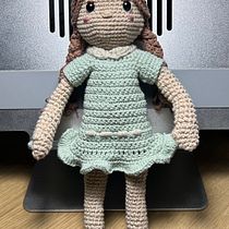 Mi proyecto del curso: Amigurumi: diseño de ropa, pelo y complementos. Projekt z dziedziny Craft, Projektowanie zabawek,  Tkactwo, Sz, dełkowanie, Amigurumi, Wzornictwo tekst i liów użytkownika middling_love - 04.02.2024