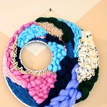 My project for course: Circular Weaving for Colorful Wall Decor. Arts, Crafts, Interior Design, Pattern Design, Fiber Arts, Weaving, and Textile Design project by Chialu Dargaw - 02.05.2024