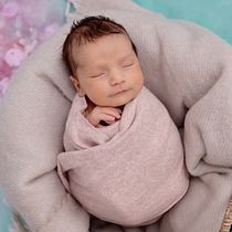 My project for course: Newborn Photography 101: Capture Their First Moments. Portrait Photograph, Digital Photograph, and Fine-Art Photograph project by Vasilena Georgieva - 02.12.2024