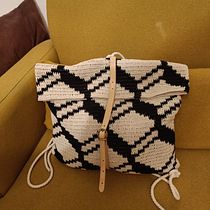 Il mio progetto del corso: Creazione di pattern a uncinetto: trova il tuo stile unico. Un progetto di Design di accessori, Pattern design, Fiber Art, DIY, Uncinetto e Textile Design di michela_grossi73 - 16.02.2024