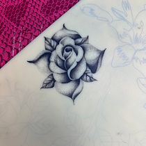 Il mio progetto del corso: Tatuaggio botanico con puntinismo. Ilustração tradicional, Desenho de tatuagens e Ilustração botânica projeto de Erika Crotti - 20.02.2024
