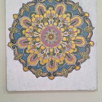 Meu projeto do curso: Pinturas de mandalas com tinta acrílica usando técnicas profissionais. Painting, Drawing, Acr, and lic Painting project by kmidoriym - 02.20.2024