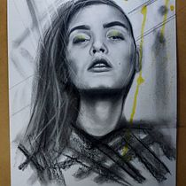 Mi proyecto del curso: Retrato artístico al carboncillo: creando atmósferas. Ilustração tradicional, Artes plásticas, Desenho, Desenho de retrato, Desenho realista, e Desenho artístico projeto de Erick Eduardo Flores Reinoso - 18.02.2024