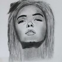Mi proyecto del curso: Retrato artístico al carboncillo: creando atmósferas. Ilustração tradicional, Artes plásticas, Desenho, Desenho de retrato, Desenho realista, e Desenho artístico projeto de Omar Sánchez Martínez - 20.02.2024
