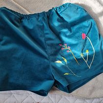 Mon projet du cours : Broderie textile aux motifs botaniques. Arts, Crafts, Pattern Design, Embroider, Fiber Arts, Botanical Illustration, Upc, cling, and Textile Design project by melanieblanchard56 - 02.23.2024