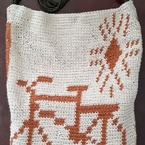 Meu projeto do curso: Design de padrões para crochê: encontre seu próprio estilo. Un progetto di Design di accessori, Pattern design, Fiber Art, DIY, Uncinetto e Textile Design di Ana Lucia Kroeff Vieira - 23.02.2024