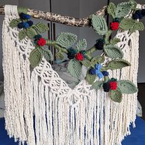 My project for course: 3D Macramé for Botanical Wall Hanging. Un proyecto de Artesanía, Interiorismo, Tejido, Macramé y Diseño textil de Timea Ady - 20.02.2024