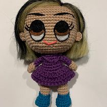 Mi proyecto del curso: Amigurumis: personas tejidas a crochet. Arts, Crafts, To, Design, Fiber Arts, Crochet, Amigurumi, and Textile Design project by mustela_ - 02.26.2024