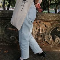 Il mio progetto del corso: Dall'illustrazione al merchandising: impara a vendere le tue opere. Ilustração tradicional, Design gráfico, Marketing, Ilustração digital, Business, e Bordado projeto de simona.amata13 - 10.10.2023