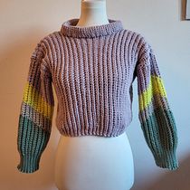 My project for course: Creating Garments Using Crochet. Fashion Design, Fiber Arts, DIY, Crochet, and Textile Design project by victoria.primus - 02.29.2024