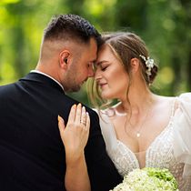 Mój projekt z kursu: Fotografia ślubna: sesja młodej pary  . % Magdalena Sobierajska tarafından hazırlanan Fotoğrafçılık, Portre Fotoğrafçılığı, Belgesel Fotoğrafçılık, Fotoğrafik Kompozis, Ve on projesi - 03.06.2024