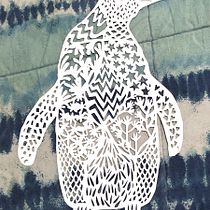 Meu projeto do curso: Introdução ao papercut com a técnica kiriê. Un proyecto de Ilustración tradicional, Artesanía, Papercraft y DIY de Gabriella Resende - 06.03.2024