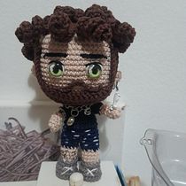 Meu projeto do curso: Amigurumi: crie pessoas com crochê. Arts, Crafts, To, Design, Fiber Arts, Crochet, Amigurumi, and Textile Design project by isa.astolpho.melo - 03.05.2024