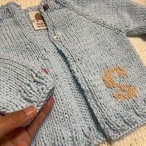 Mi proyecto del curso: Tejido de prendas infantiles con raglán top down. Design de moda, Tecido, Tricô, e Design têxtil projeto de nkochi17 - 02.03.2024