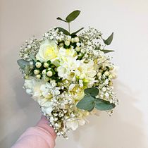 My project for course: Floral Bouquet Creation for Beginners. Interior Design, L, scape Architecture, Decoration, DIY, Floral, and Plant Design project by Cristina Popovici - 03.14.2024