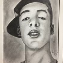Projeto final: Retrato realista com carvão vegetal Ein Projekt aus dem Bereich Traditionelle Illustration, Bildende Künste, Zeichnung, Porträtzeichnung und Realistische Zeichnung von lfqueiroz12 - 15.03.2024