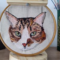 Conguinha. Embroider, Naturalistic Illustration, and Textile Design project by Louise Tommasi Oliveira - 03.22.2024
