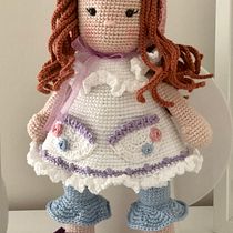 My project for course: Design and Crochet Romantic-Style Amigurumi. Un proyecto de Artesanía, Diseño de juguetes, Tejido, Crochet, Amigurumi y Diseño textil de zanafr - 17.03.2024