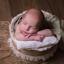 Mi proyecto del curso: Fotografía newborn: aprende a capturar sus primeros momentos. Portrait Photograph, Digital Photograph, and Fine-Art Photograph project by brendaevelynferreyra - 03.18.2024