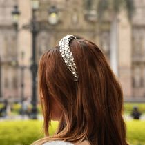 My project for course: Accessory Design: Create a Headband Collection Ein Projekt aus dem Bereich Erweiterungsentwicklung, Modedesign und Nähen von marta_zeljkovic - 26.03.2024