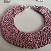 Mi proyecto del curso: Creación de joyería textil Ein Projekt aus dem Bereich H, werk, Schmuckdesign, Weben und Textildesign von Florencia Cortés - 24.03.2024