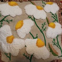 Mi proyecto del curso: Bordado XL con aguja mágica. Bordado, Decoração de interiores, Punch needle, e Design têxtil projeto de karla_meza01 - 26.03.2024