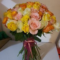 My project for course: Floral Arrangement Design with Seasonal Blooms. Un projet de Design d'intérieur, Pa, sagisme, Décoration, DIY , et Art floral et végétal de Lucy Baritis - 26.03.2024