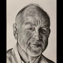 My project for course: Realistic Portrait with Graphite Pencil. Un progetto di Illustrazione tradizionale, Belle arti, Bozzetti, Disegno a matita, Disegno, Disegno di ritratti, Disegno realistico, Disegno artistico e Disegno anatomico di Pernille Dysthe - 26.03.2024