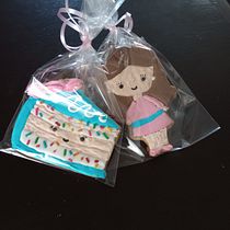Mi proyecto del curso: Decoración de galletas con royal icing para principiantes. Design, Painting, and DIY project by laura_ivonne - 03.28.2024
