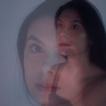 My project for course: Photography and Darkness: Create Cinematic Portraits. Photograph, Photograph, Post-production, Photo Retouching, Photographic Lighting, and Photographic Composition project by Gabriela Gonçalves - 03.29.2024