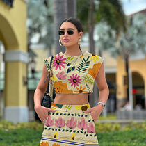 Outfit of the Day: Florência Ein Projekt aus dem Bereich Traditionelle Illustration, Design von Garderoben, Musterdesign, Modedesign und Digitale Illustration von beatrizpatrocinio - 11.02.2024