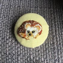 My project for course: Miniature Needlework: Make Embroidered Jewelry. Un projet de Design de bijoux, Broderie , et Design textile de katebondett - 02.04.2024
