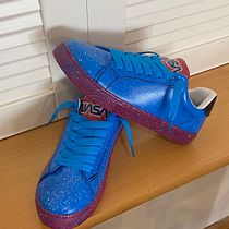 Mi proyecto del curso: Customización de sneakers con pintura y otros materiales. Accessor, Design, Fashion Design, Acr, lic Painting, DIY, Upc, and cling project by godie_78 - 04.02.2024