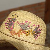 Mi proyecto del curso: Bordado y personalización de accesorios. Embroider project by Jenny Gaitan - 04.03.2024