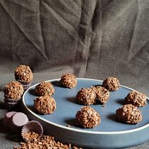 Meu projeto do curso: Fotografia gastronômica intimista Os melhores brigadeiros . Un proyecto de Fotografía, Fotografía gastronómica, Food St y ling				 de Lisiane Dellinghausen Halberstadt - 03.04.2024