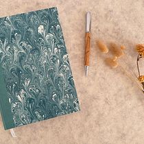 Mon projet du cours : Conception et reliure de carnets de croquis. Un progetto di Illustrazione tradizionale, Artigianato, Rilegatura, DIY e Sketchbook di duriavig - 04.04.2024