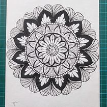 Mi proyecto del curso: El arte de dibujar mandalas: crea patrones geométricos. Drawing & Ink Illustration project by Eugenia P Andersson - 04.07.2024