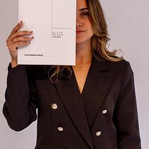 Editorial Blair Brand: Powerfull womans in the ordinary society. Design de moda projeto de Ana Luiza Dolata - 18.12.2023
