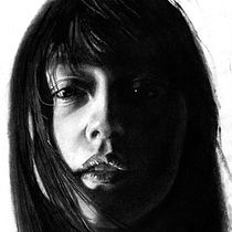 Il mio progetto del corso: Ritratto artistico al carboncino: creare atmosfere. Ilustração tradicional, Artes plásticas, Desenho, Desenho de retrato, Desenho realista, e Desenho artístico projeto de vik_011 - 16.03.2024