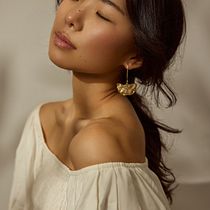 My project for course: Delicate, minimalist portraits. Photograph, Photo Retouching, and Portrait Photograph project by domjanandi - 04.12.2024