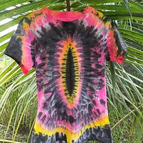 Mi proyecto del curso: Teñido tie dye: llena de color tus prendas. Arts, Crafts, Fashion Design, DIY, Textile D, eing, and Textile Design project by Danny Daniel Granda Cedeño - 04.04.2024