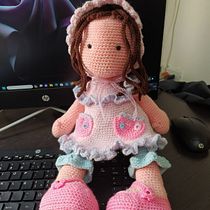 Mi proyecto del curso: Elaboración de muñecas amigurumi románticas. Un proyecto de Artesanía, Diseño de juguetes, Tejido, Crochet, Amigurumi y Diseño textil de clauva25 - 14.04.2024