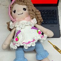 Meu projeto do curso: Amigurumi: crie bonecas com estilo romântico. Un proyecto de Artesanía, Diseño de juguetes, Tejido, Crochet, Amigurumi y Diseño textil de Renato Franceschetti Filho - 15.04.2024