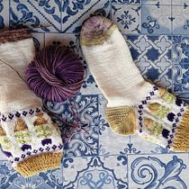 My project for course: Introduction to Colorwork Sock Knitting Ein Projekt aus dem Bereich Erweiterungsentwicklung, Modedesign, Weben, Stricken und Textildesign von macymb68046901 - 16.04.2024