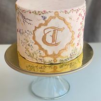 My project for course:  Cake Painting Techniques for Creating Edible Art. Een project van  Ontwerp, Schilderij y DIY van Ro Calderoni - 17.04.2024